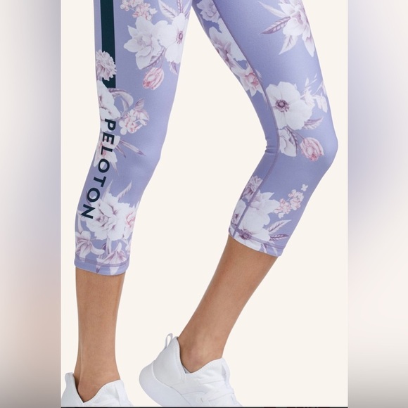 PELOTON WILD FLOWER HIGH RISE CAPRI NWT - Picture 4 of 4